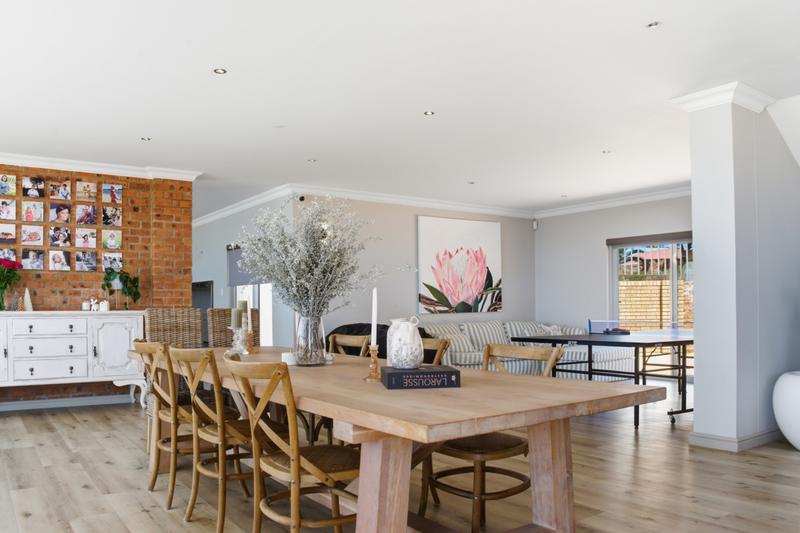 4 Bedroom Property for Sale in Hartenbos Heuwels Western Cape